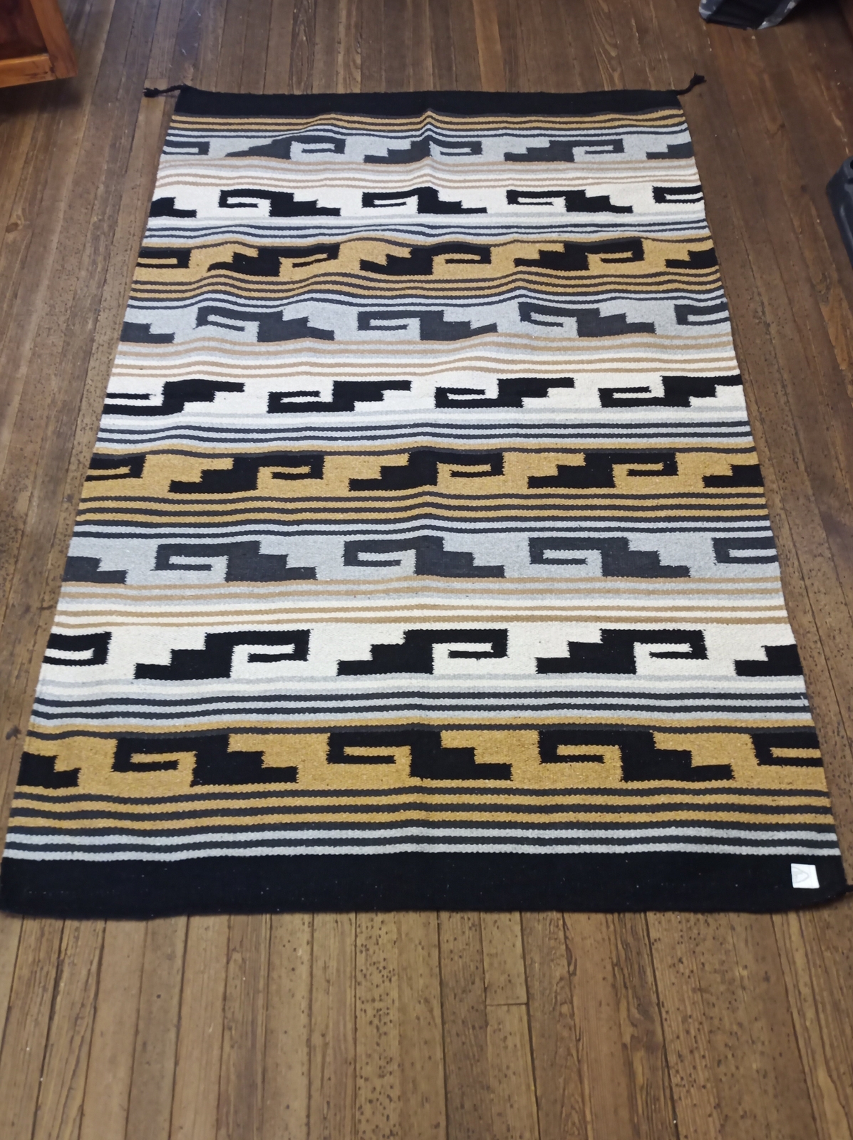 Handwoven Southwest Design Acrylic Rug; 4’x6′; HAZT4X6-25