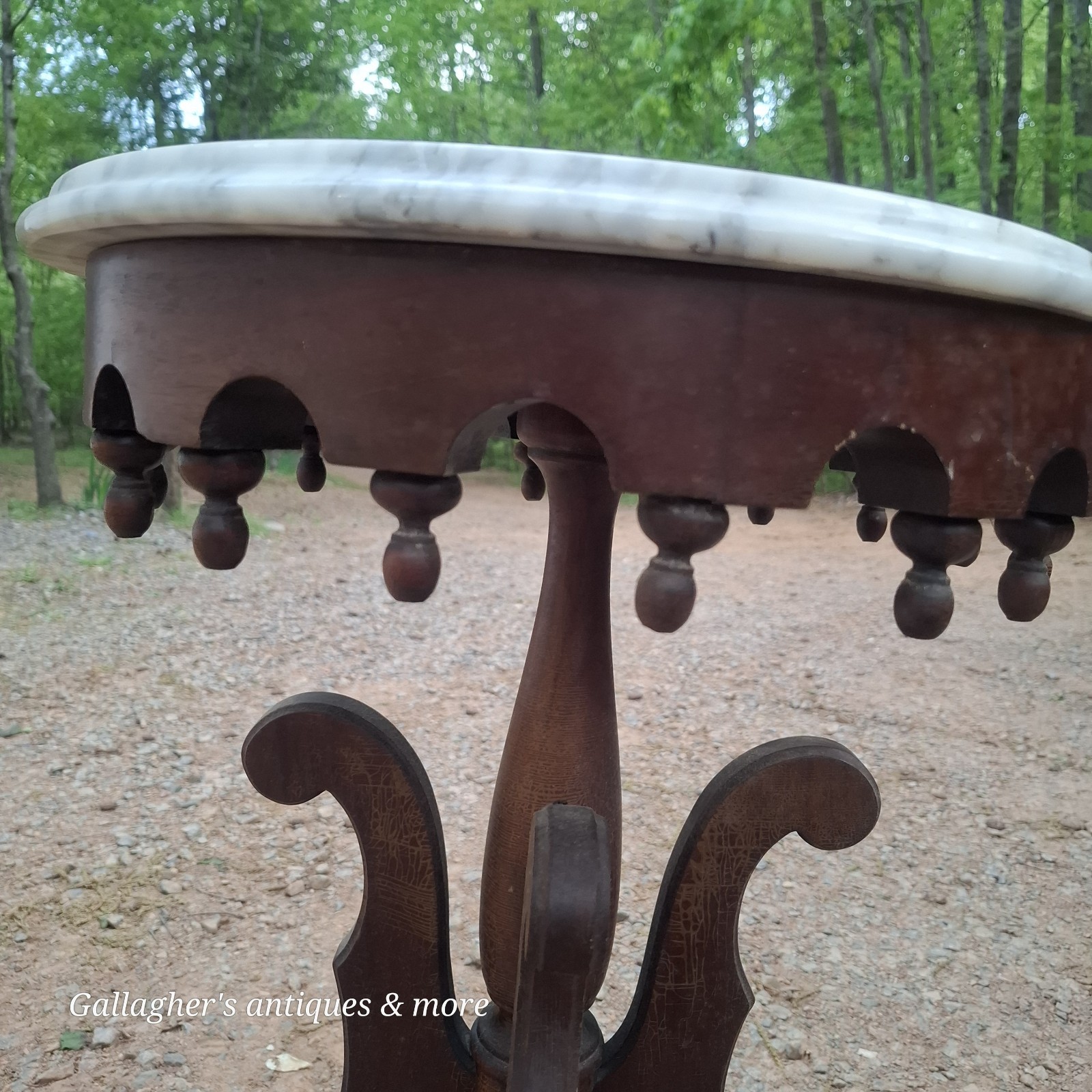 Walnut Victorian Marble Top Center Table Ca.1870 Pelham Shell Leckie Table