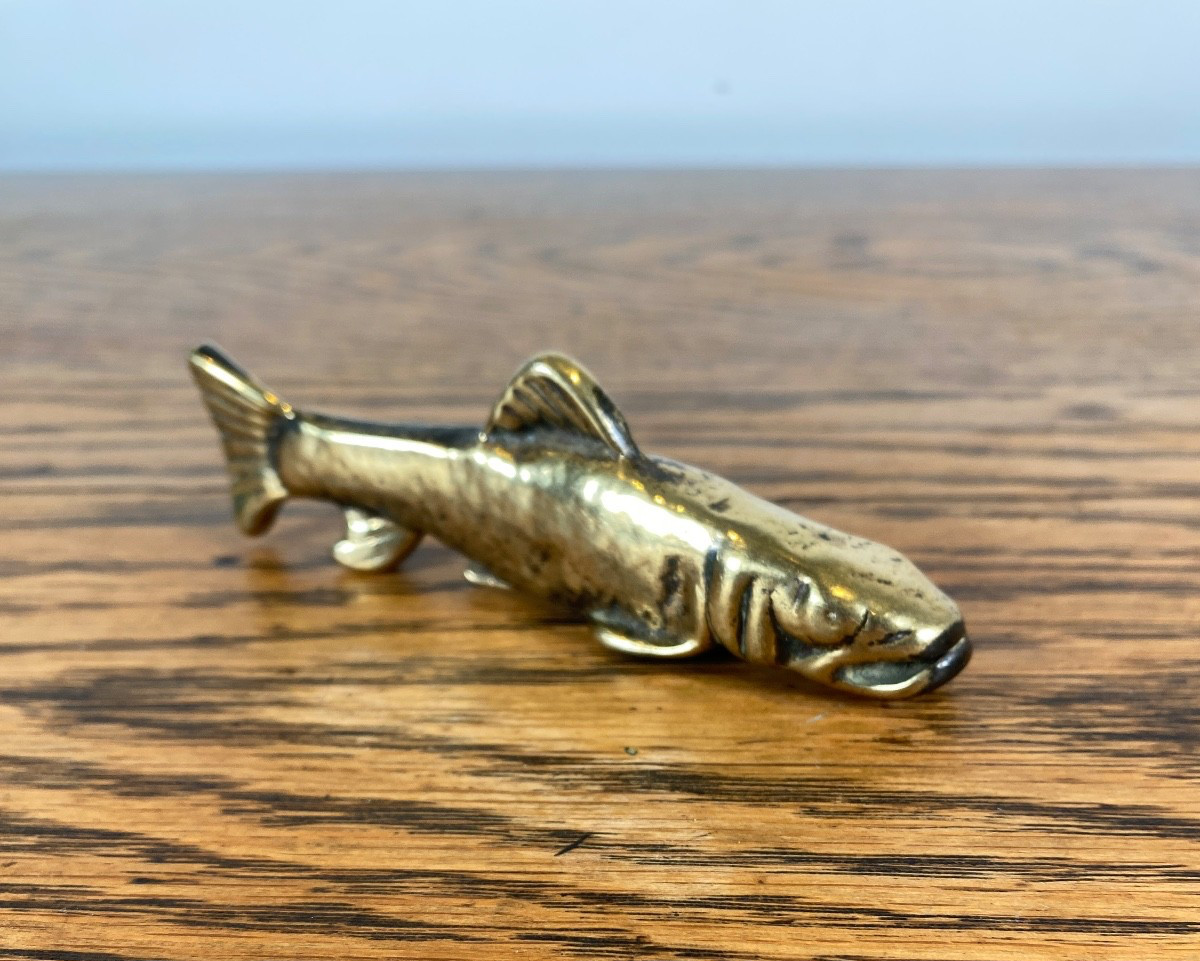 ANTIQUE SOLID BRASS STUDY OF A WELL MODELLED SALMON FISH GAME FISHING
