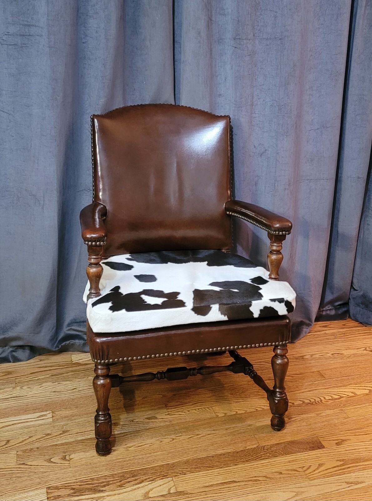 💐 Antique Leather and Cowhide Accent Side Chair