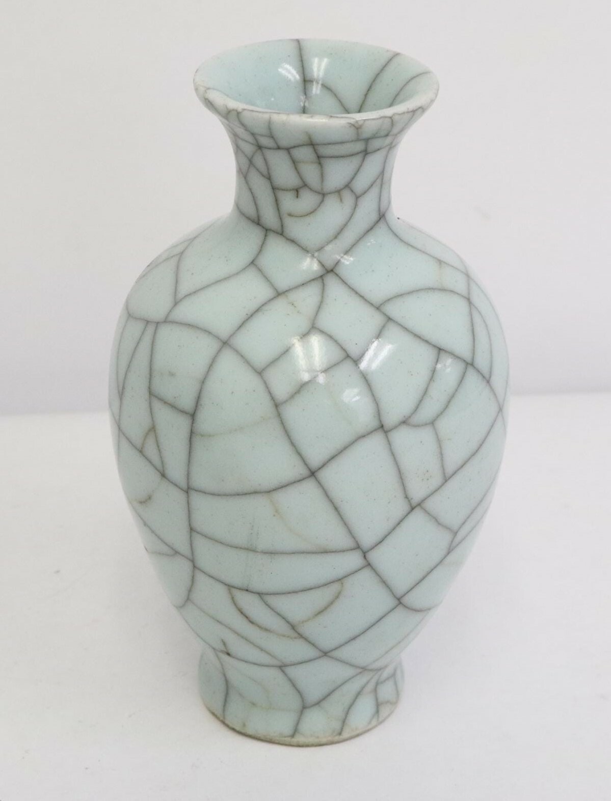 Antique Chinese GE Type Crackle Glaze Porcelain Vase 6.25″ tall