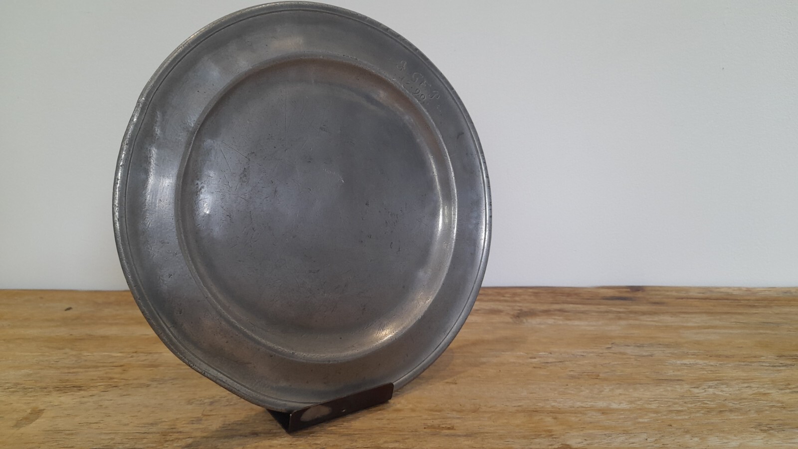 Rare European German pewter plate 18th century 1790 complete with makers marks.