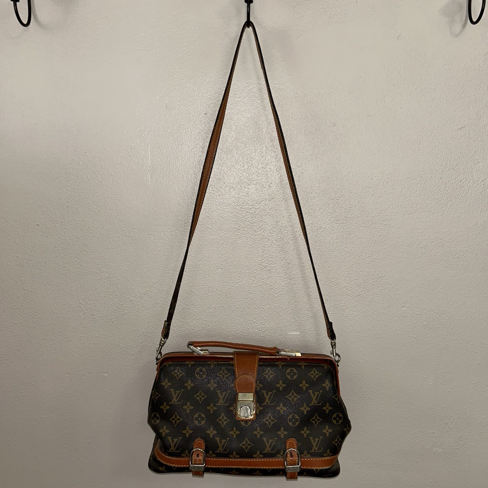LOUIS VUITTON Antique Monogram Doctor Bag RARE G2U