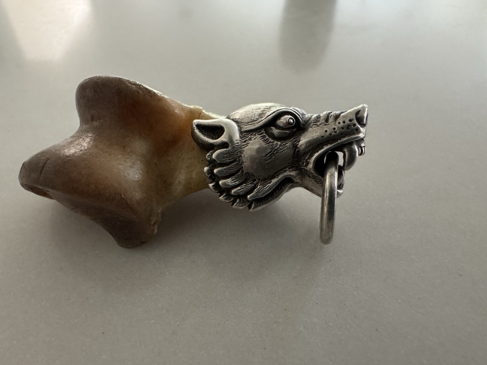 GENUINE MONGOLIAN WOLF ANKLE BONE WITH SILVER WOLF HEAD FIGURE PENDANT KEY CHAIN