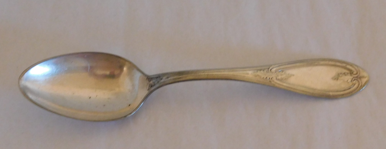 Teaspoon / Youth Spoon – ROGERS BROS A1 Mark – Unknown Leaf Pattern #P182
