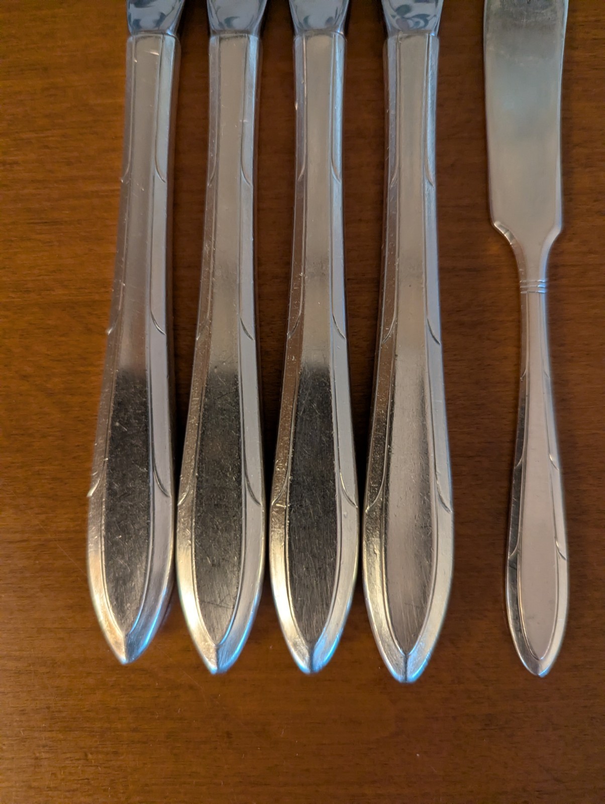 5-Vintage Oneida Nobility Reverie Silverplate (4)Knives(1) Butter Knife