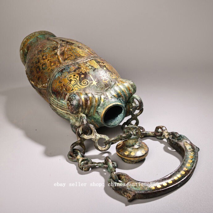 Old Chinese Dynasty Bronze Ware Portable Cicada Animal Pot Kettle Wine vessel