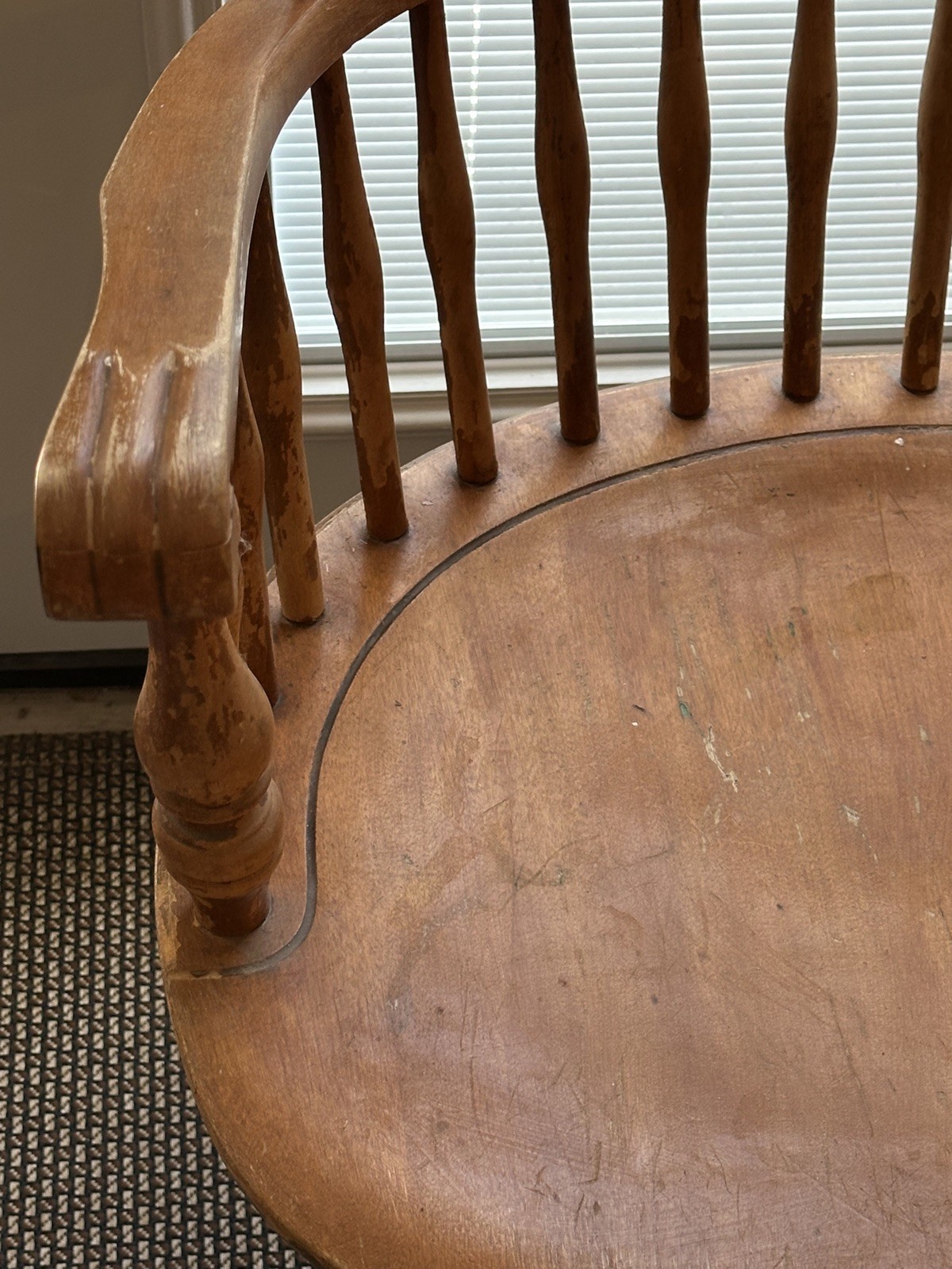 Vintage Nichols & Stone Maple Colonial Windsor Captain’s Spindle Comb Back Chair