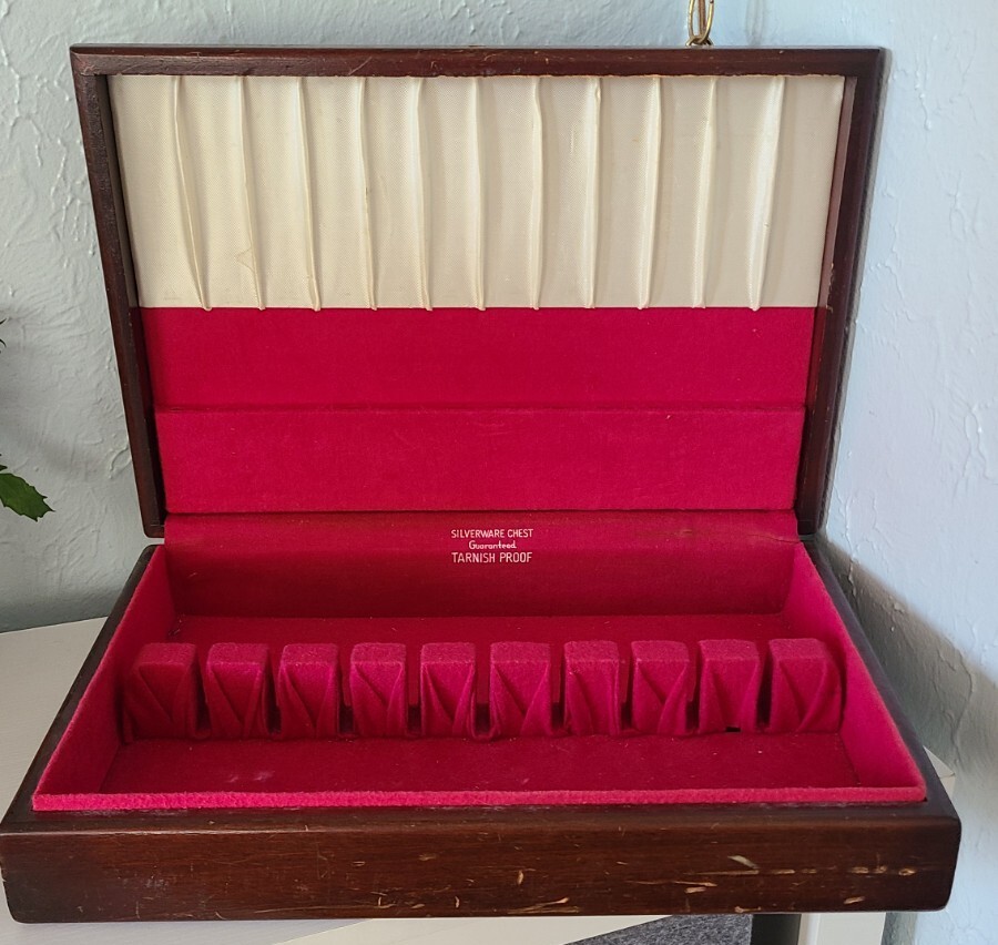 Vintage/Antique Unmarked Anti-Tarnish Silverware Storage Chest Wood Box