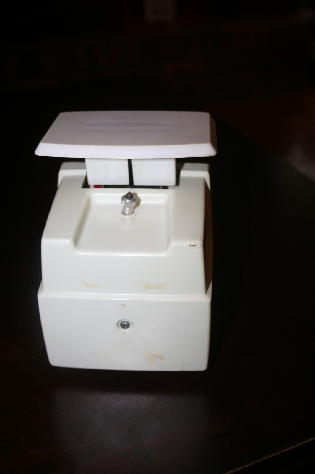 Vintage Hanson Kitchen Scale-Plastic-PreOwned-See Photos-4.5″Long/6.25″Tall