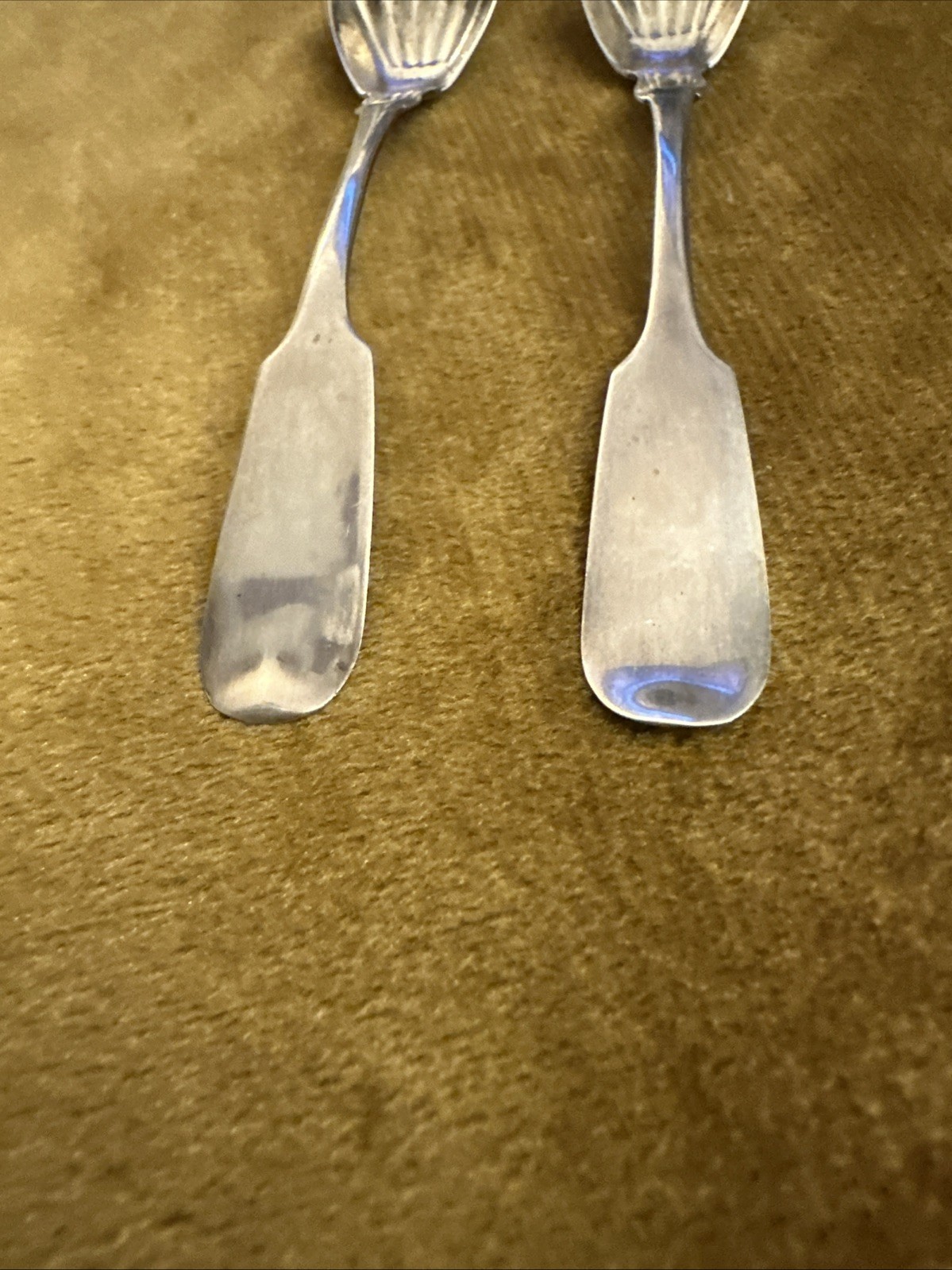 Lot Of Two ANTIQUE W.M.S TAYLOR COIN SILVER MASTER SALT SPOONS SHELL – NO MONO—