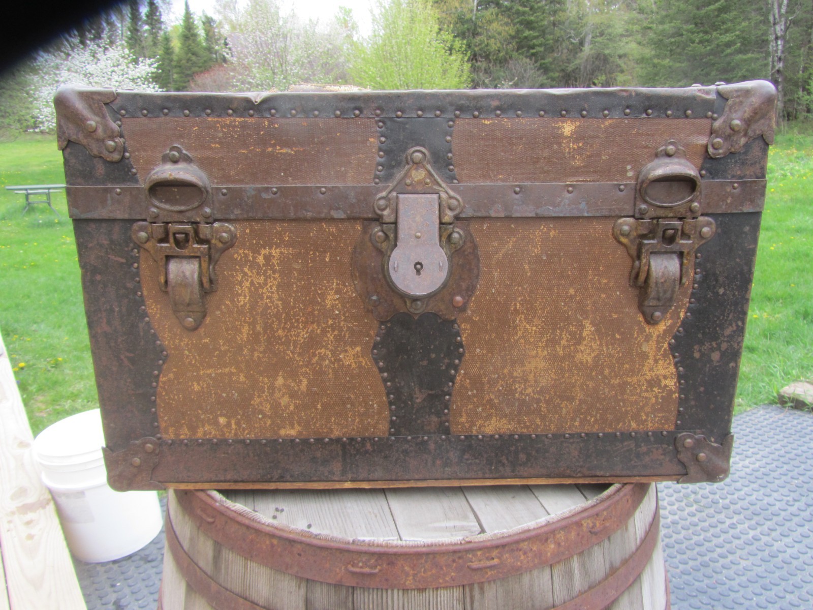 Antique Brown Wood Flat Top Steamer trunk Roller n key riveted trim solid