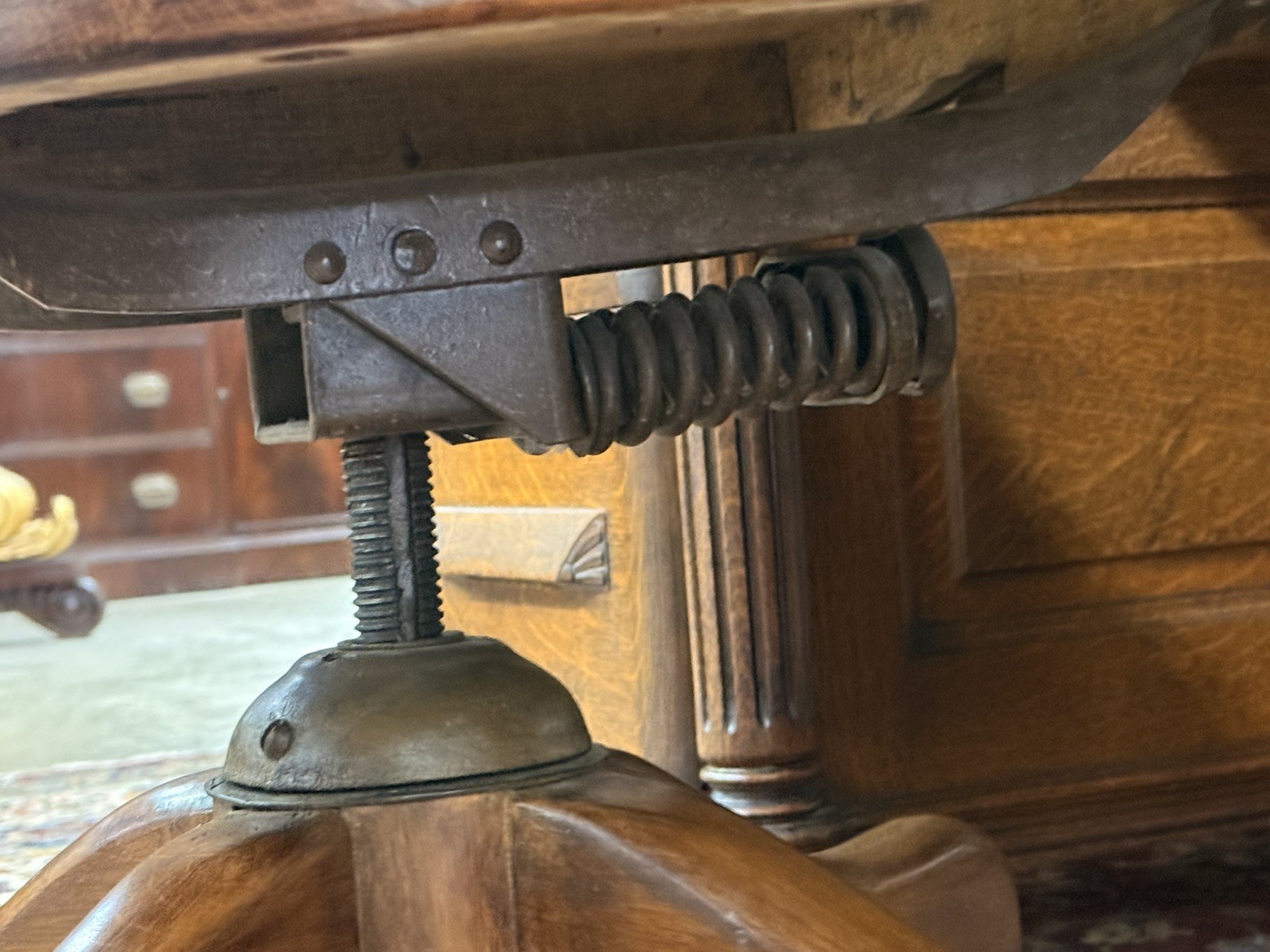 Antique American Solid Oak Swivel Desk Chair Barrel Back Rolling Base Circa 1900