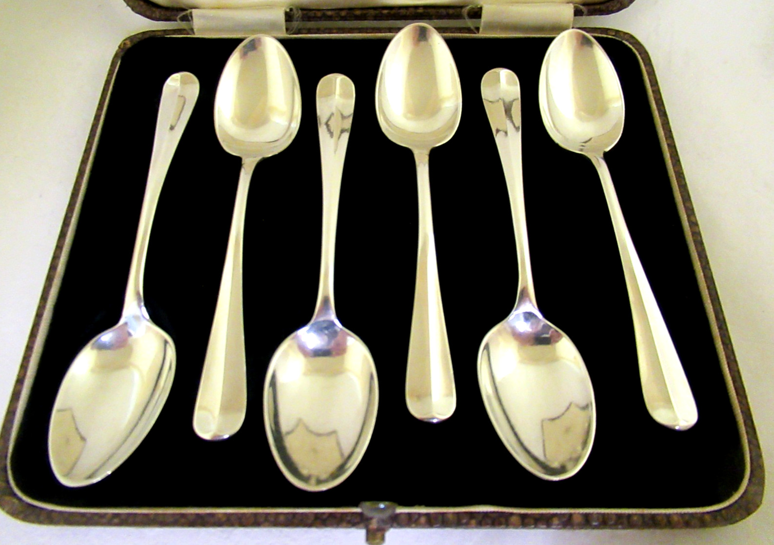 Solid Silver BOXED Set of 6 HANOVERIAN TEASPOONS Hallmarked:-Birmingham 1933