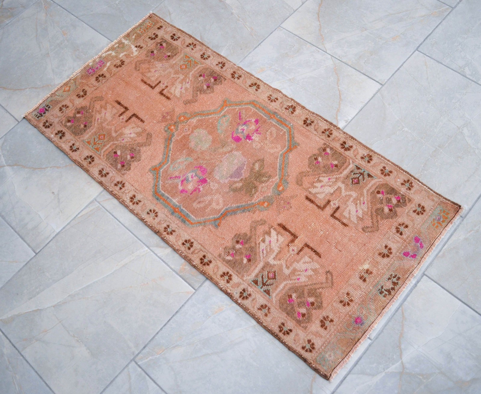 Vintage Hand-Knotted Turkish Rug Small Oushak Rug Door Mat Wool 1′ 10″ x 3′ 10″