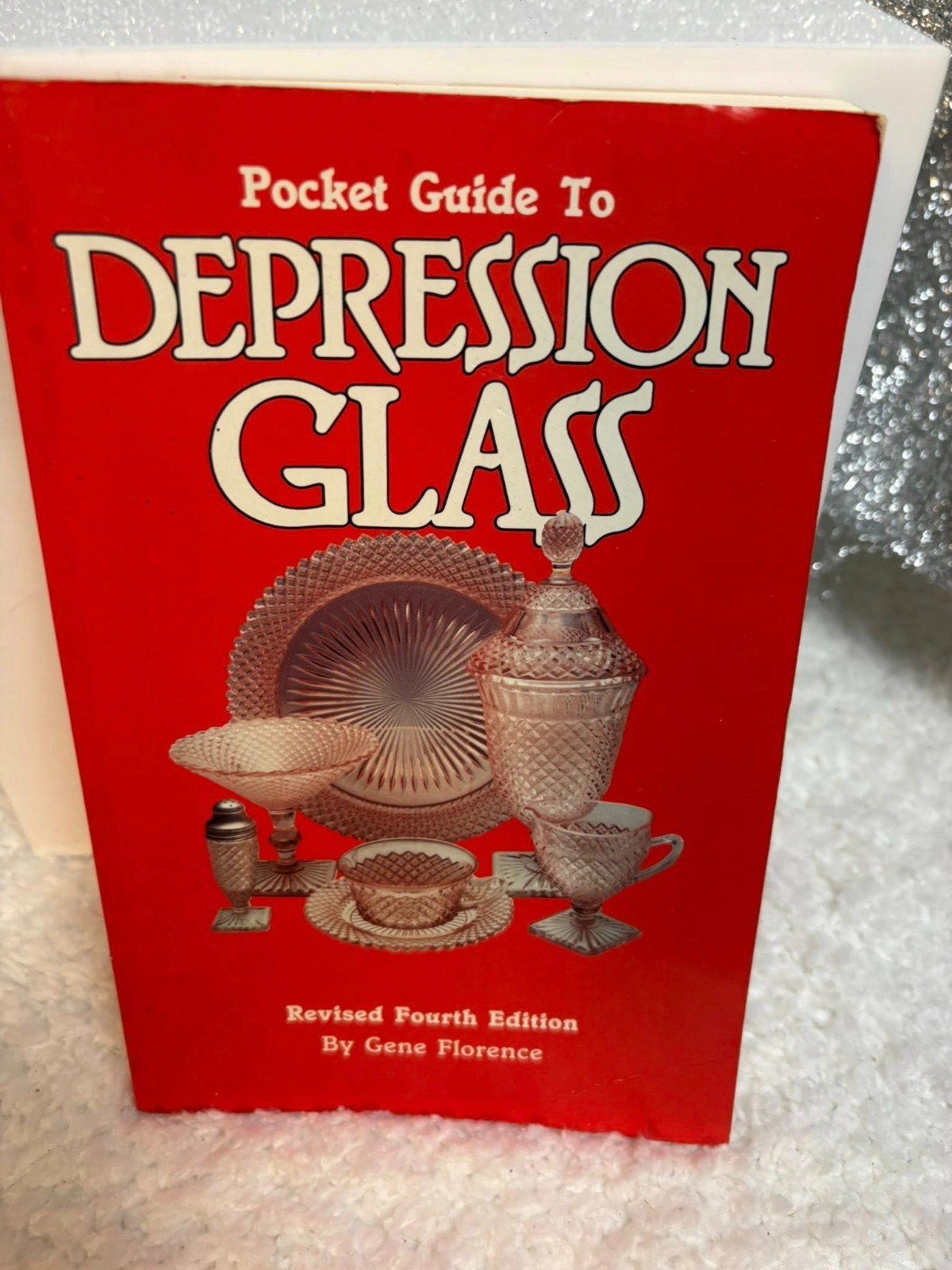 Vintage Antiques Price Guide Lot Warman’s Schroeder’s Depression Glass Bundle