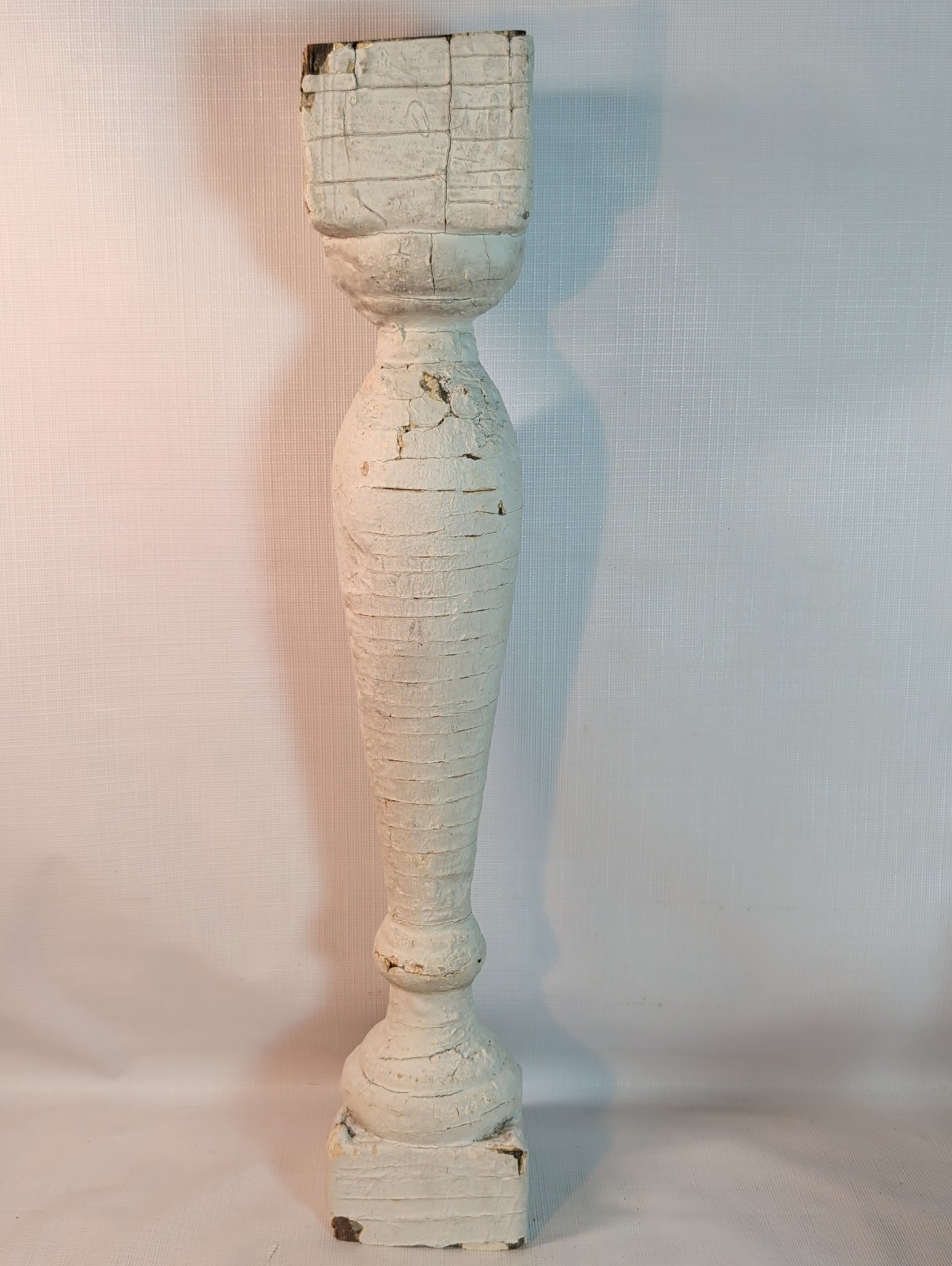 Vtg White Chippy Architectural Spindle Baluster Cottage Core Primitive 16 x 3″