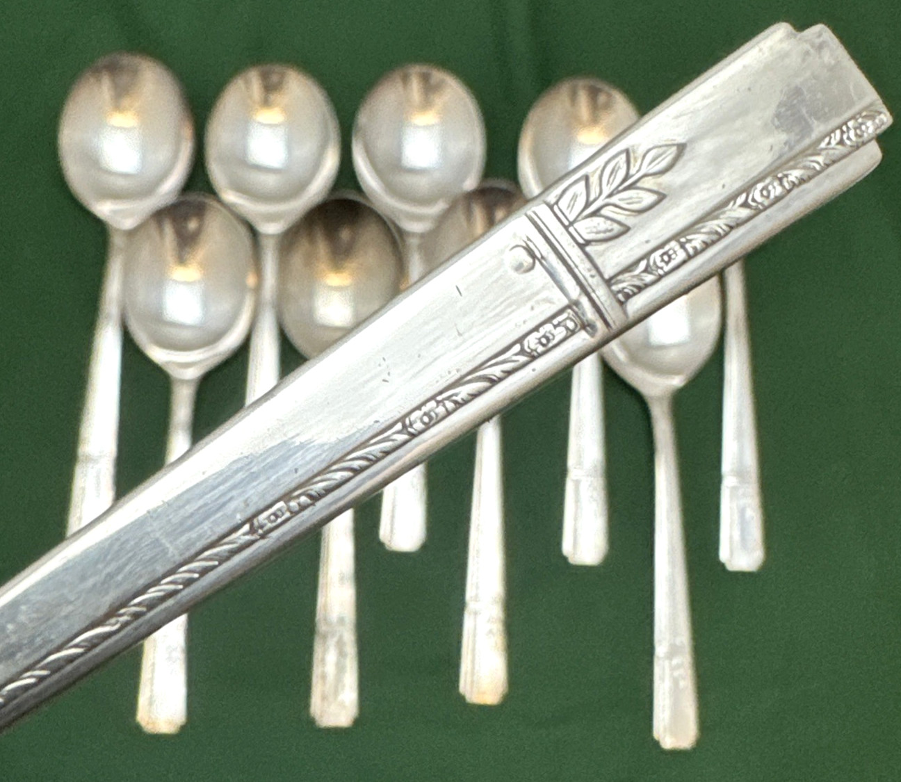 10 Pc Set 1938 GRENOBLE Silverplated CREAM SOUP SPOONS Heirloom Plate Oneida