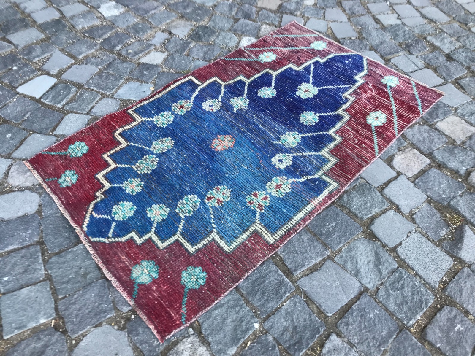 Bohemian Area Rug Handmade Wool Rug Turkish Vintage Traditional Rug 2,2 x 3,8 ft
