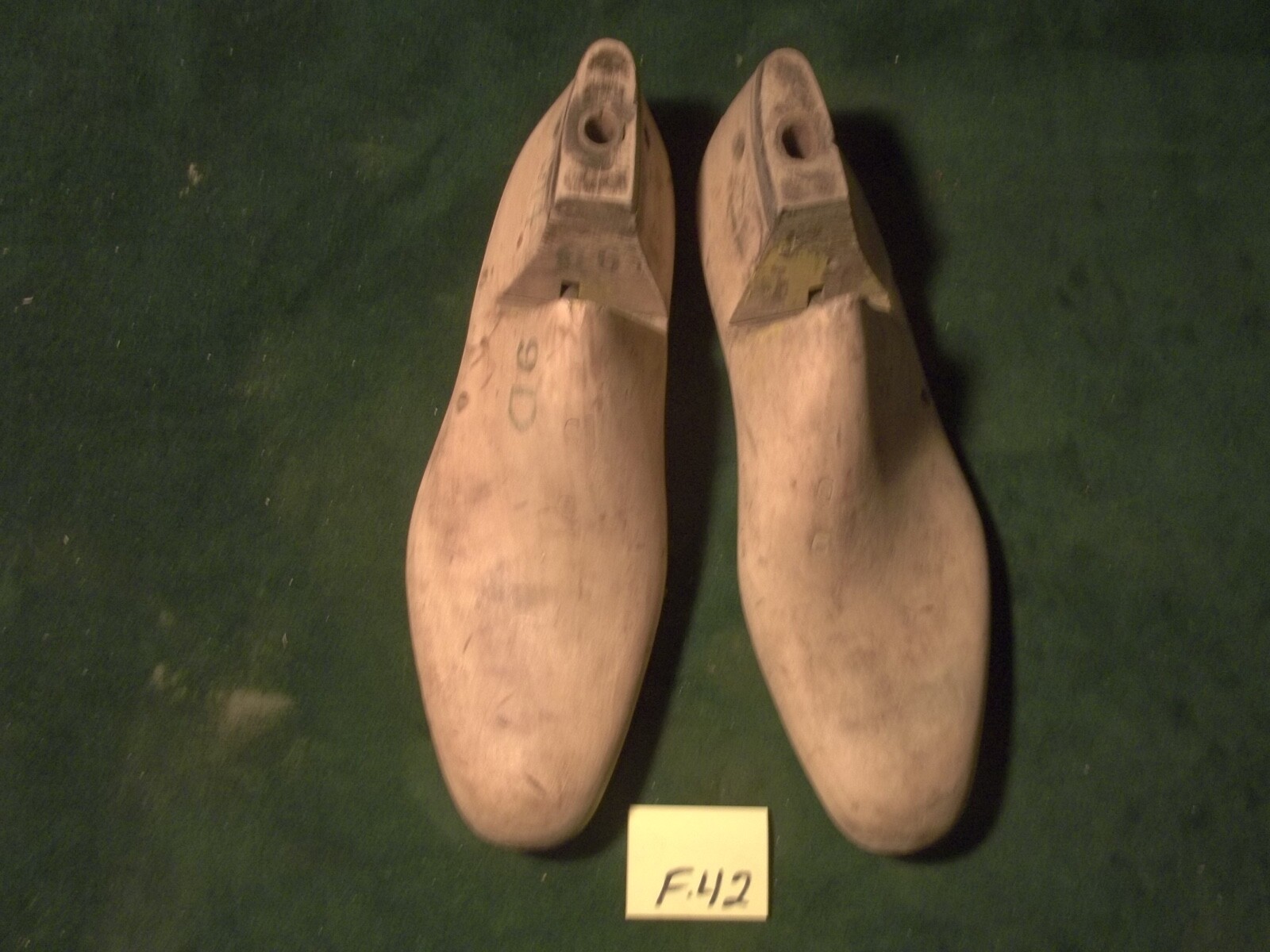 VINTAGE Original PAIR Size 9-D #14 Krentliner Bros Shoe Factory Last #F-42