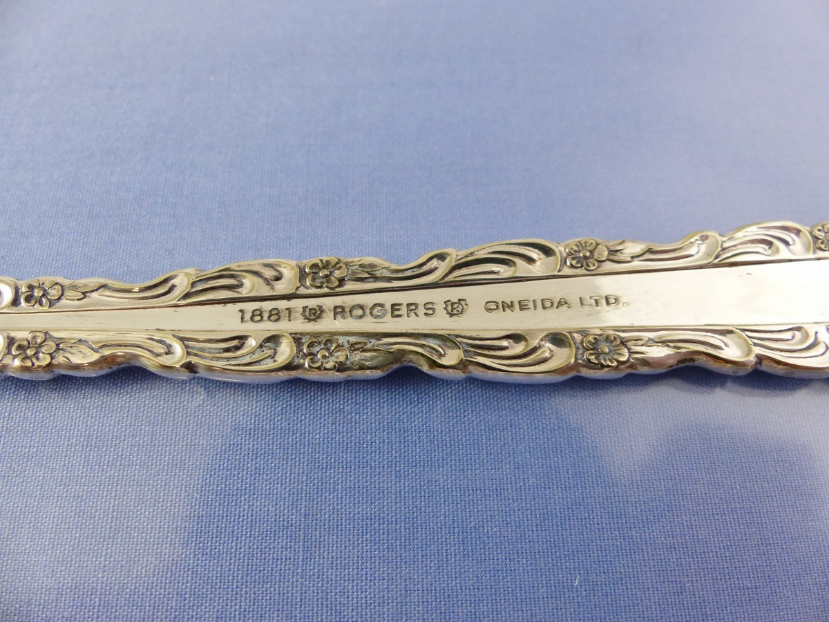 BELLFONTAINE 1973 SLOTTED SERVING SPOON BY 1881 ROGERS