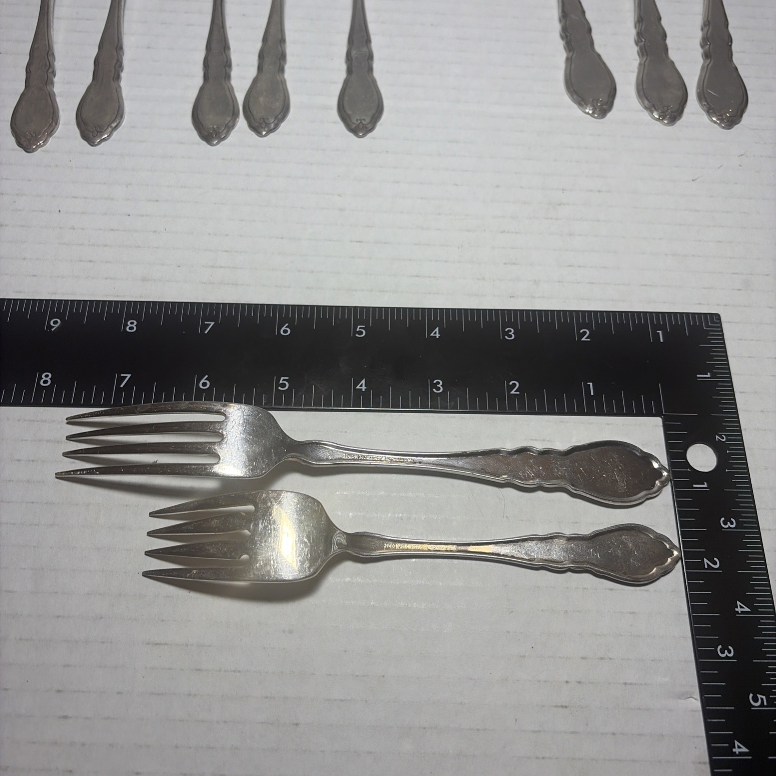 1881 Rogers ONEIDA ALOUETTE Silverplate Flatware Set Of Forks & Spoons 29