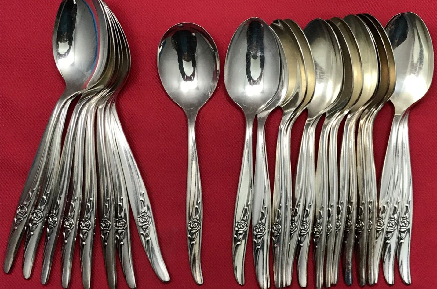25 Pcs 1964 ROSE SONG Silverplated TEASPOONS TABLE & SOUP SPOONS by 1881 Rogers