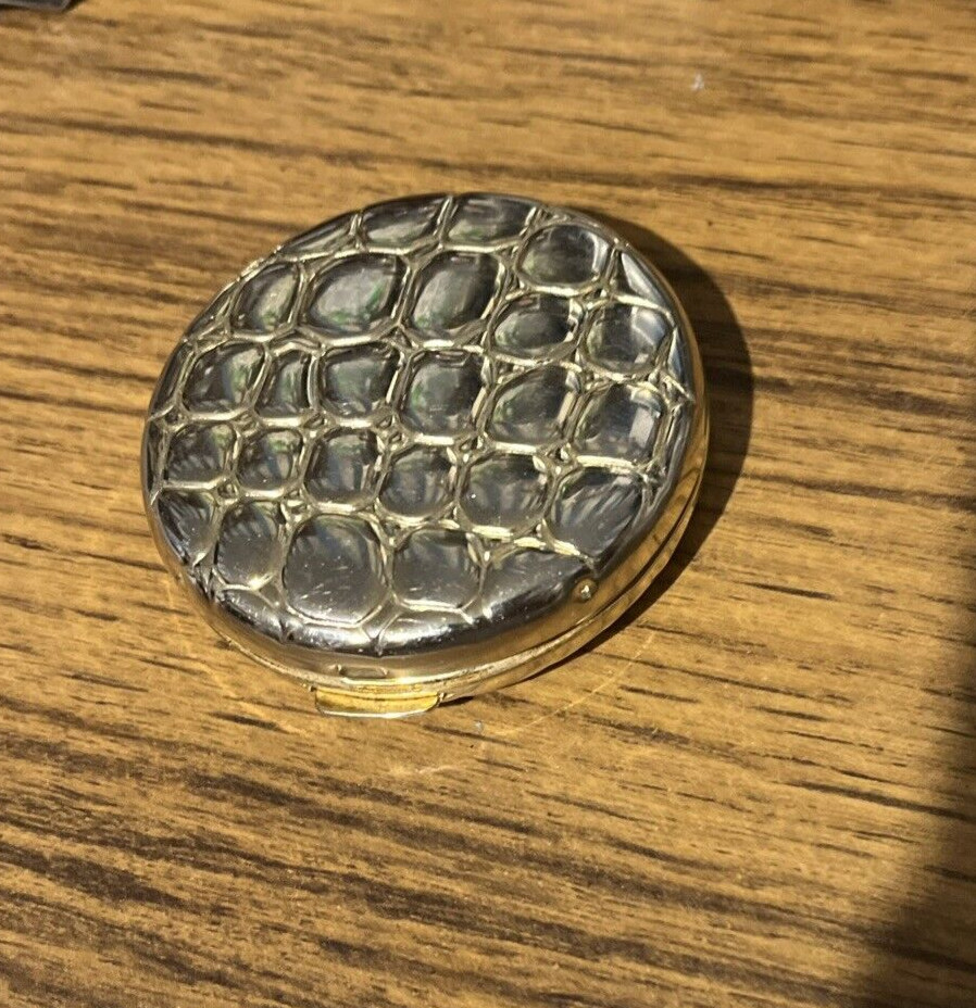 ESTEE LAUDER Vintage Gold tone Crocodile Compact with applicator TL-J