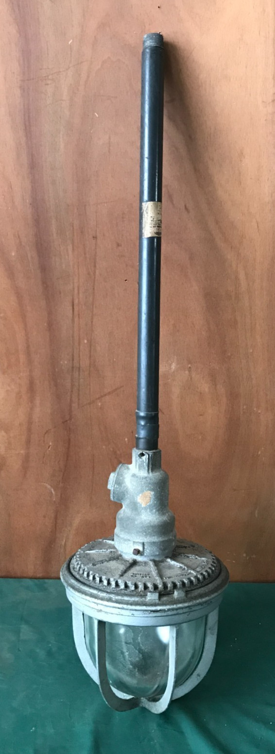 VTG Industrial Shop Ceiling Cast Aluminum Benjamin Light Fixture Old 1795-25B