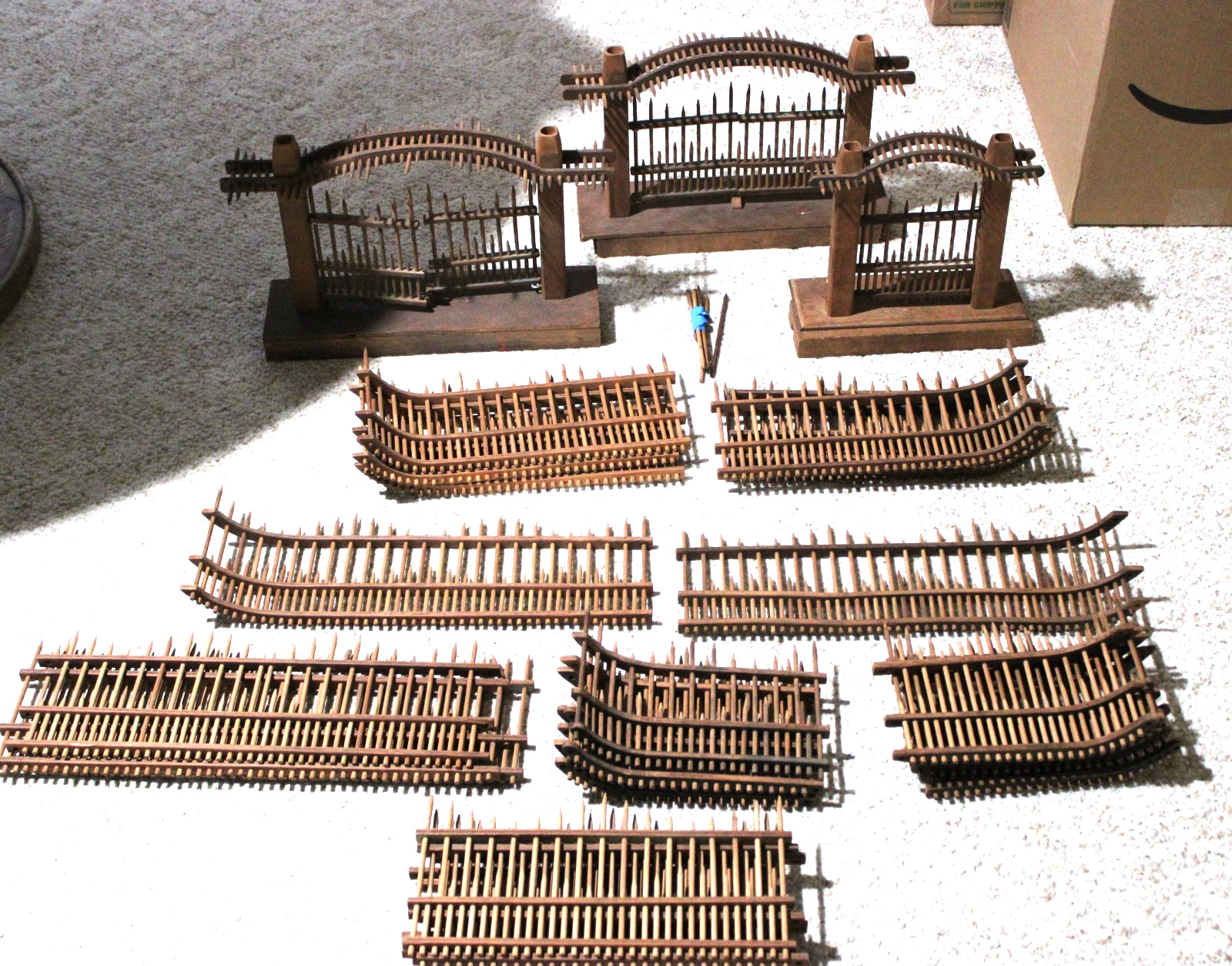 ANTIQUE VICTORIAN ASIAN CHINESE MINIATURE FENCE GATES XMAS VILLAGE RAILROAD WOOD