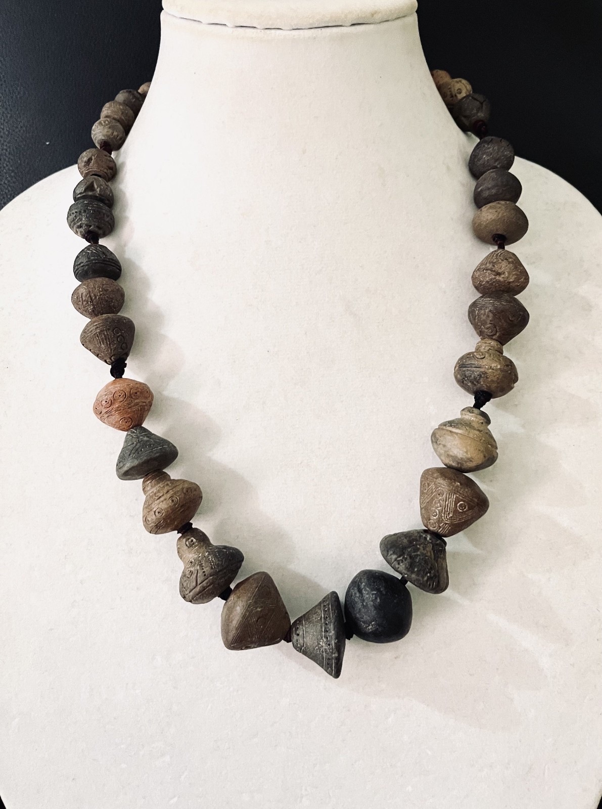 PRE COLUMBIAN ECUADOR JAMACOAQUE SPINDLE WHORL POTTERY NECKLACE 23 INCHES