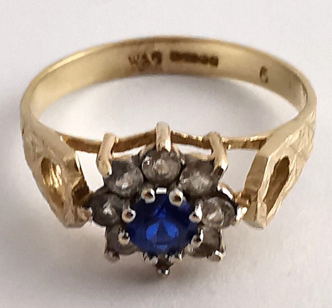 Pretty 9ct Gold Gem Set Dress Ring – Size N