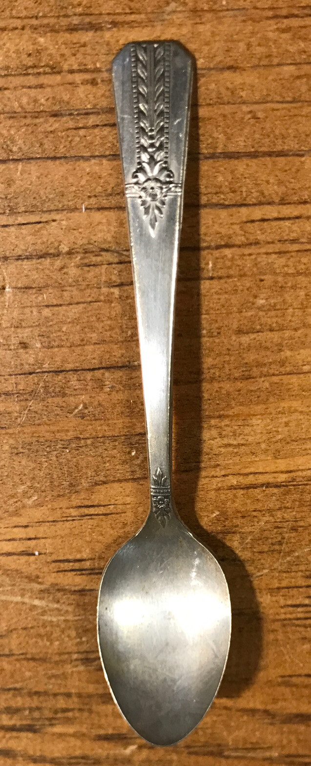 Vintage Vernon Silverplate 1939 Romford Pattern Toddler Spoon