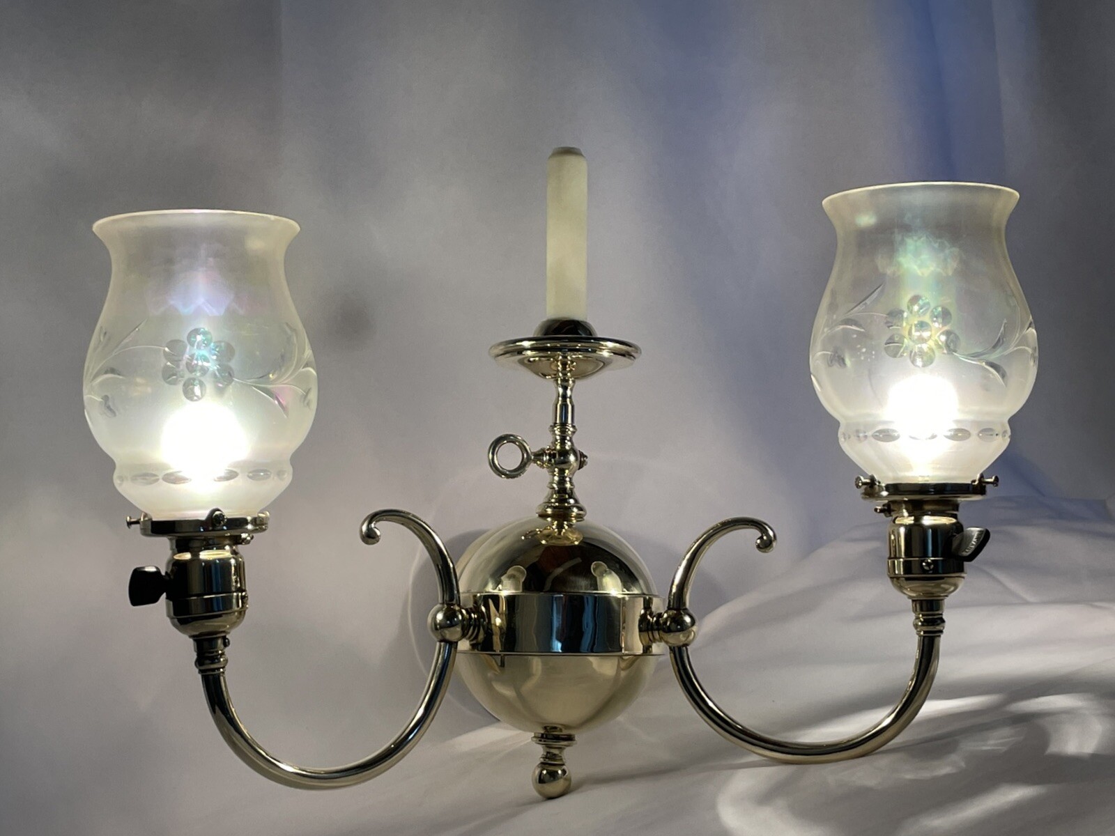Antique Faries Style Victorian Brass Wall Sconce Lamp 2Arm Glass Shades Gasolier
