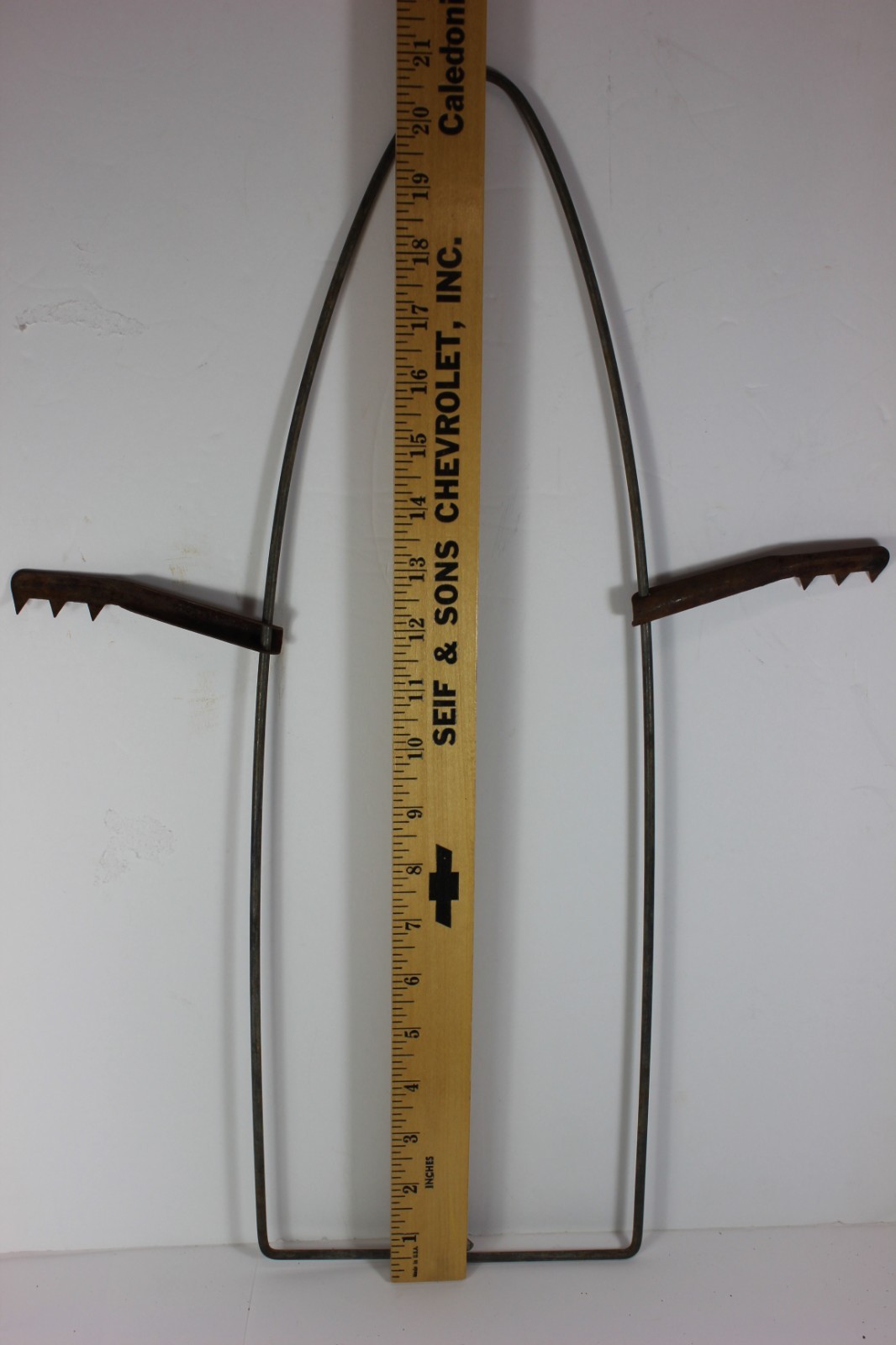 Antique Quick Dry Fur Stretcher Animal Trap Co. of America Made in Lititz, Pa.