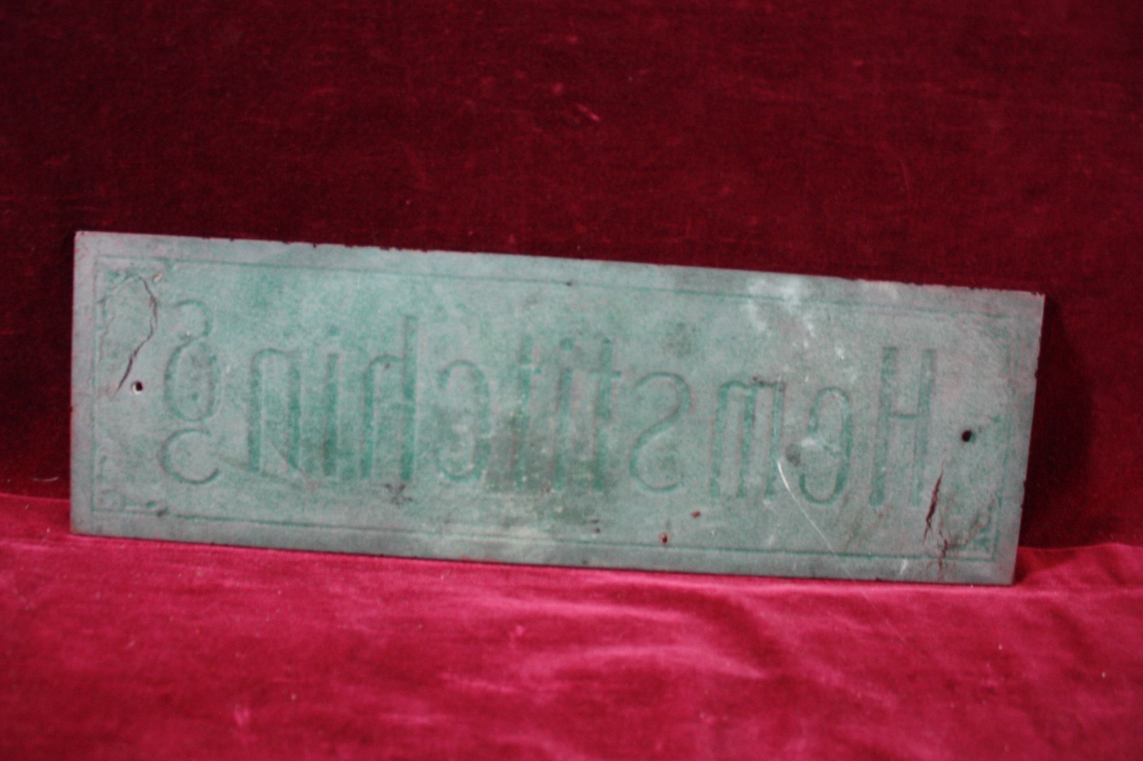 * ANTIQUE ORIGINAL HEM STITCHING REVERSE PAINT AND FOIL SEWING SIGN EARLY 1900 *