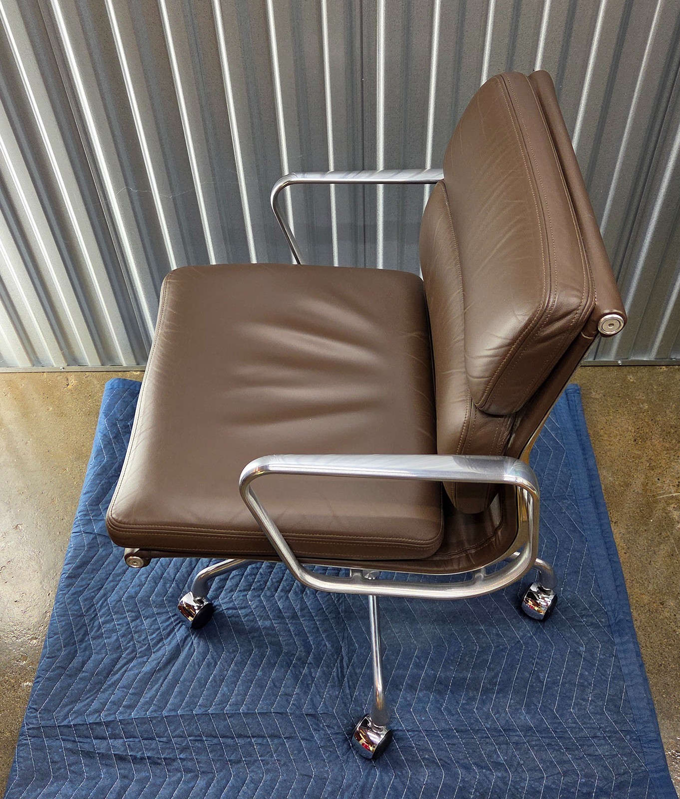 CHARLES EAMES Soft Pad Chair-HERMAN MILLER-Leather-2008-NICE!