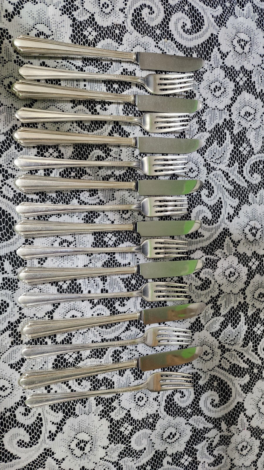 👌16 PIECE/ 8 PLACE c1929 CHARM SILVERPLATE GRILLE/ VIANDE KNIFE & FORK SETS 🥩