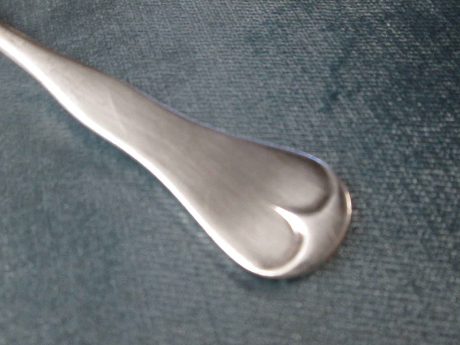 FIDDLE Cake Server Engraved Clover Leaves Rogers Silverplate 1900 No Monogram