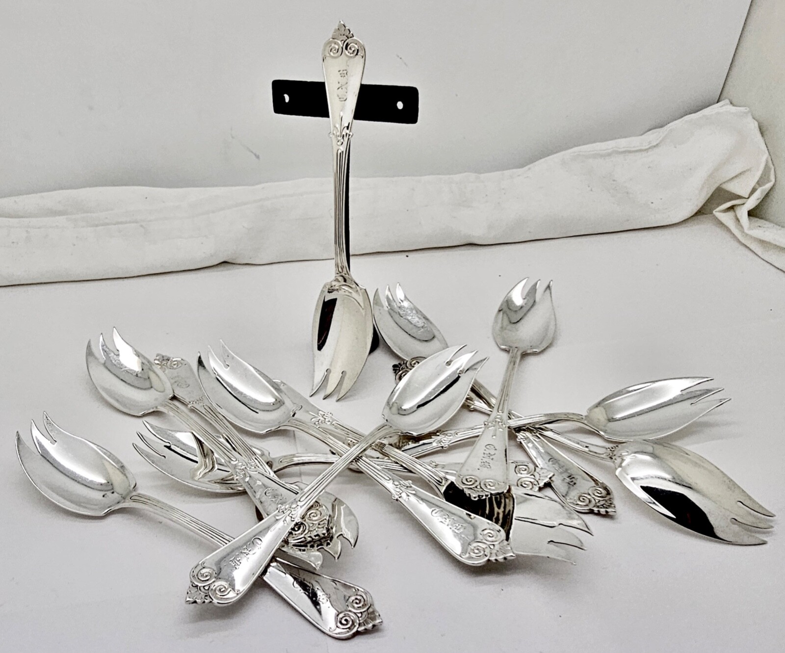 12 TIFFANY & CO. 1869 STERLING SILVER 6″ TERRAPIN FORKS,CNB MONO