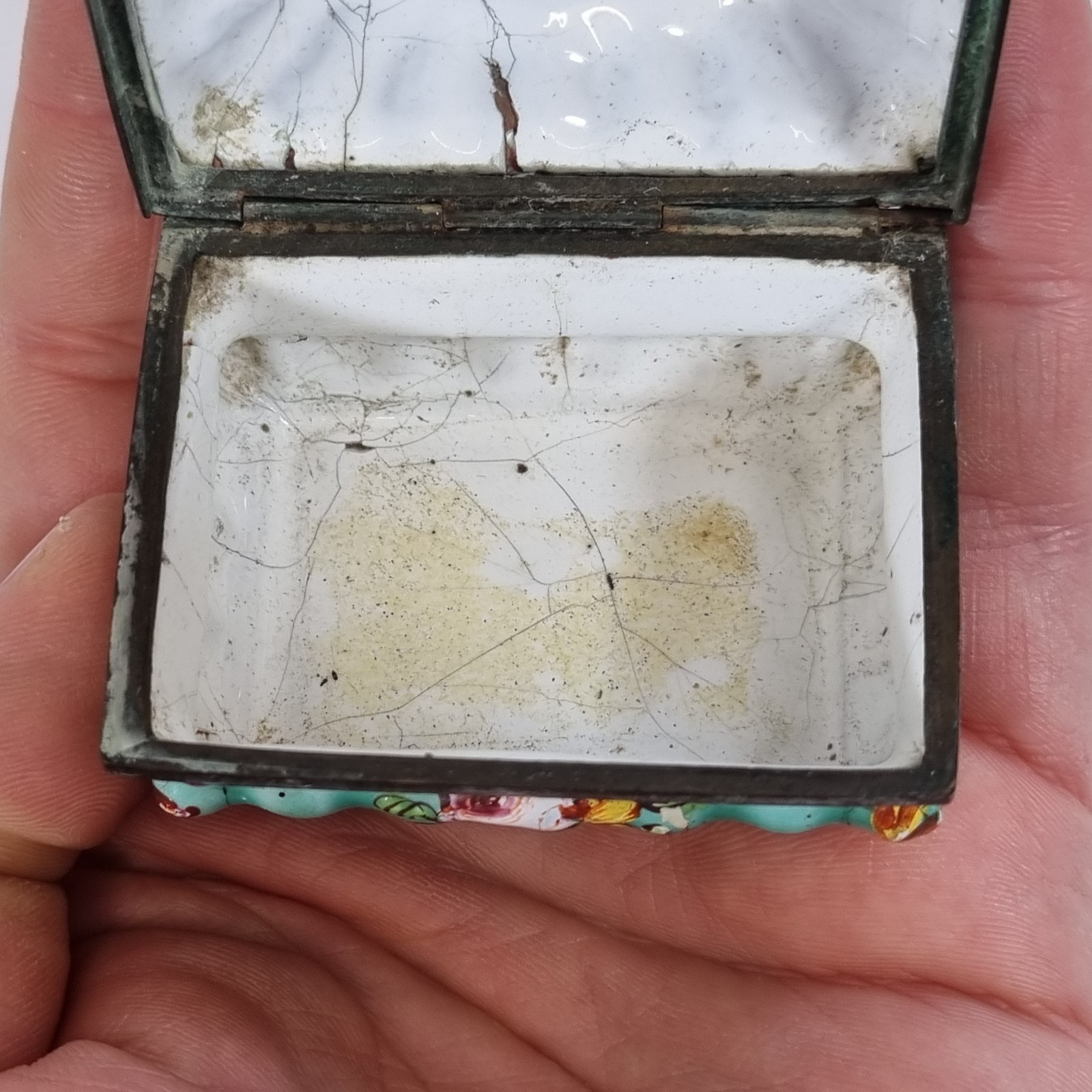 Antique 18thC Bilston Enamel Patch Box Decorated Flowers 5.7cm A/F