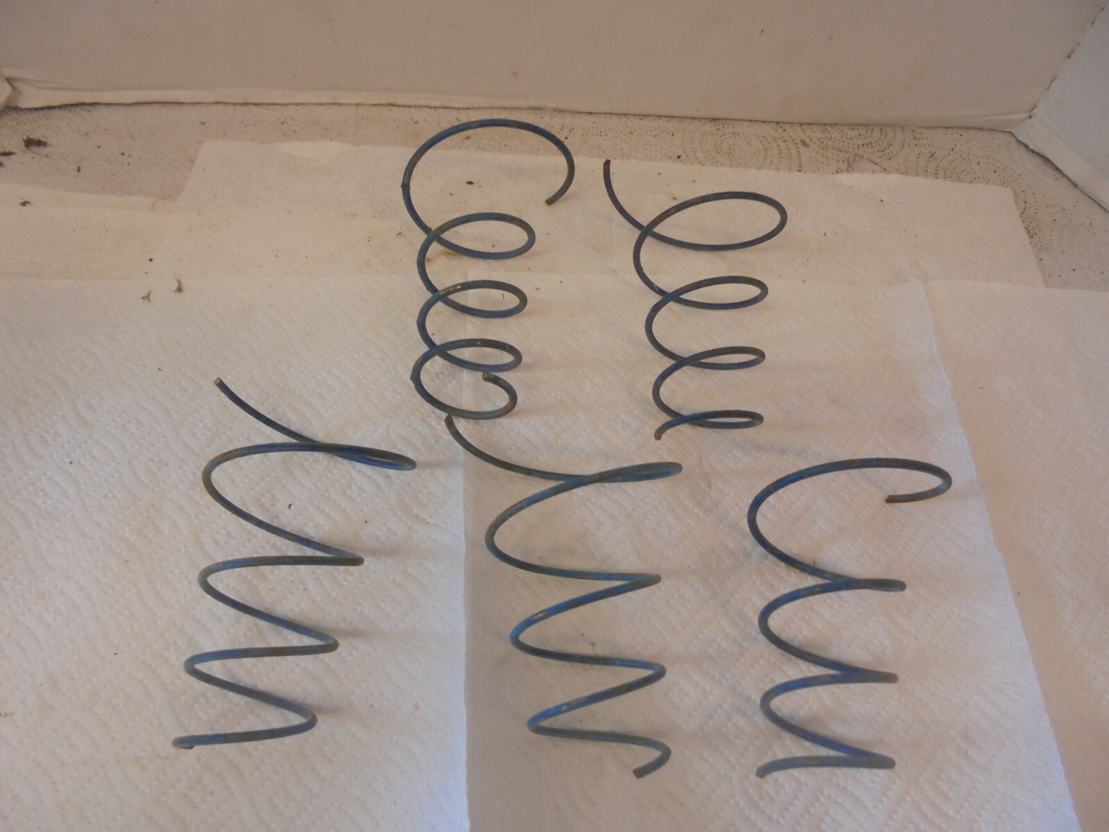 5 small metal wire bed coil springs blue paint