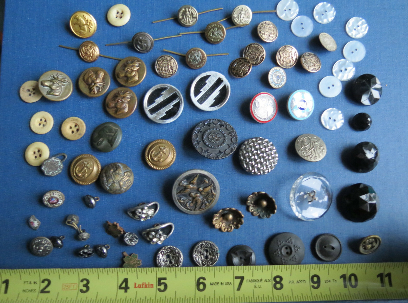 70 ANTIQUE & VINTAGE BUTTONS IN BRASS METAL GLASS ETC.
