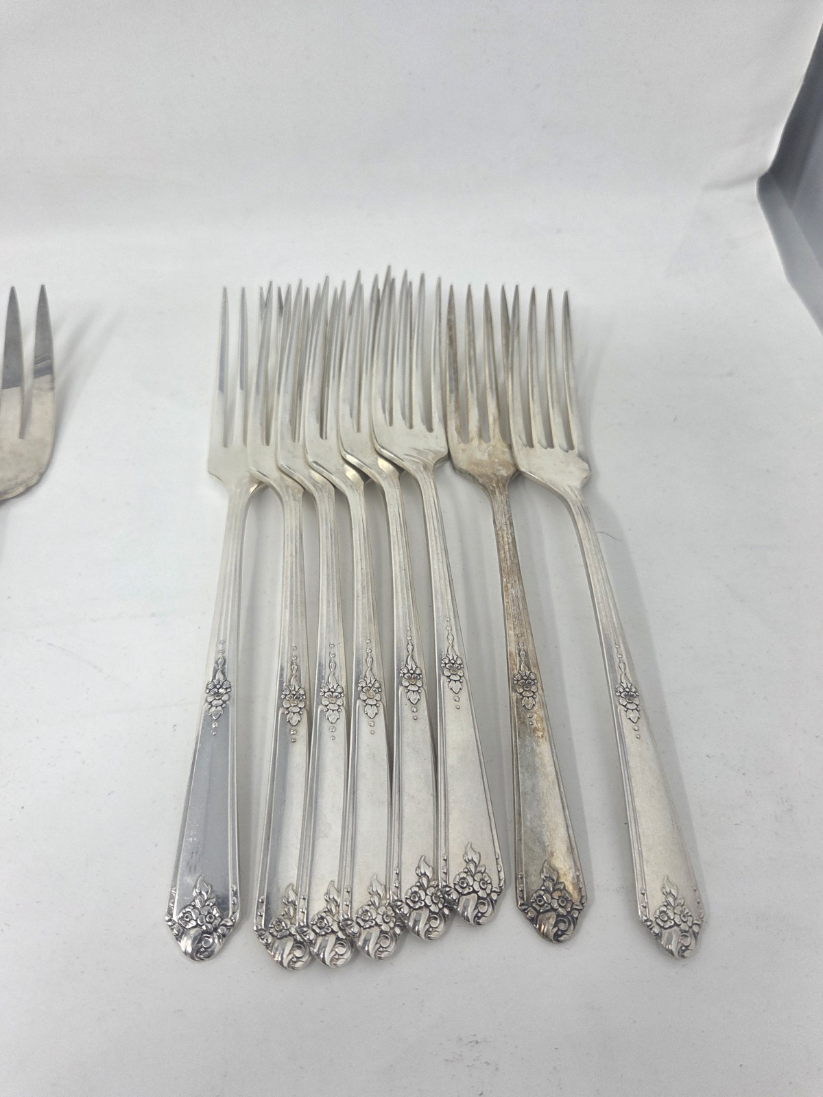 Lot of 68 Oneida Sweet Briar (1948) Silverplate Flatware