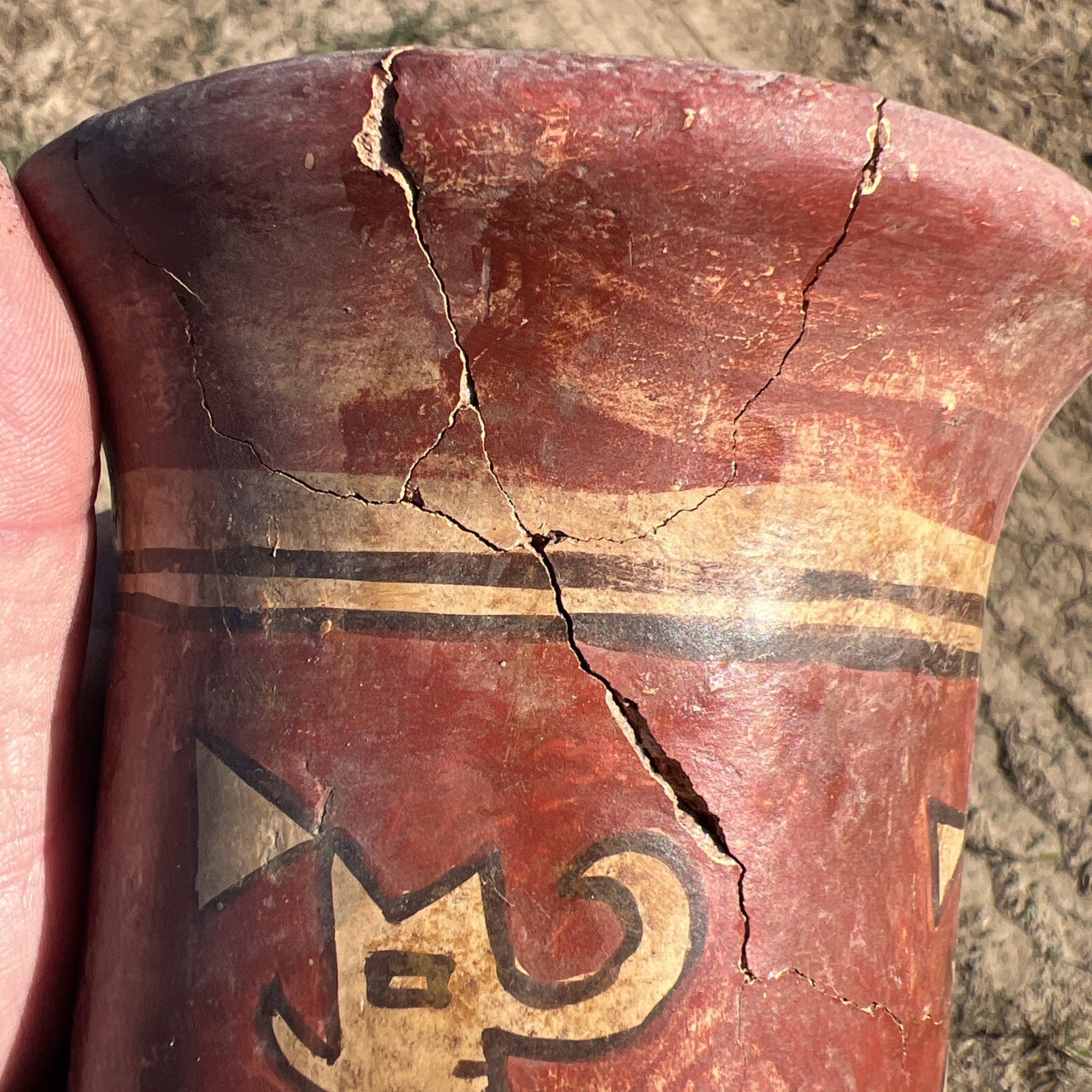 BEAUTIFUL ORIGINAL NAZCA POLYCHROME VESSEL – MYTHICAL BEING 6.7/8”Tall Q601