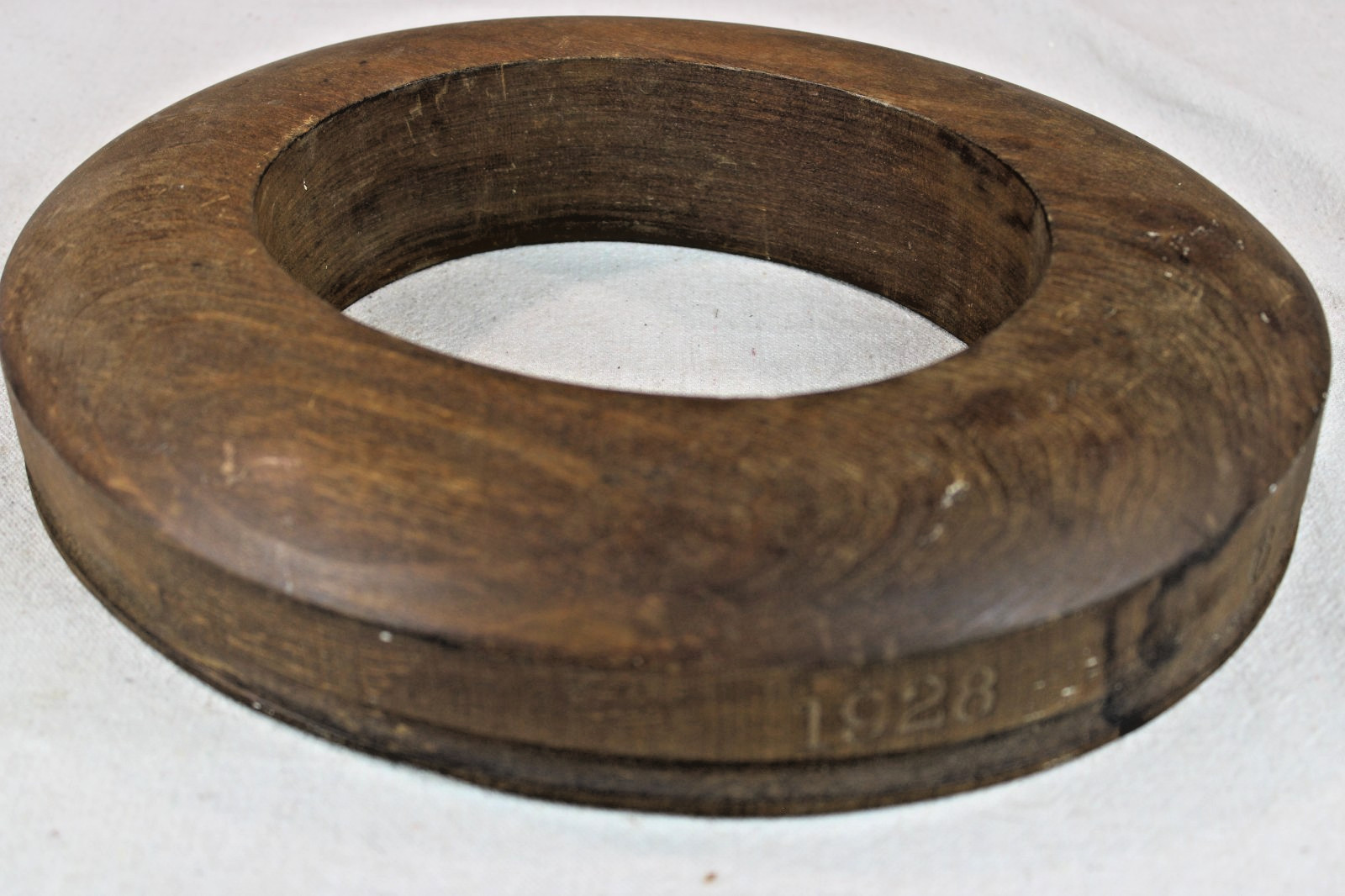 Antique Western Woolen Co Omaha NE 6-7/8″ Wooden Hat Mold 13″ x 11-3/8″ x 2-3/8″