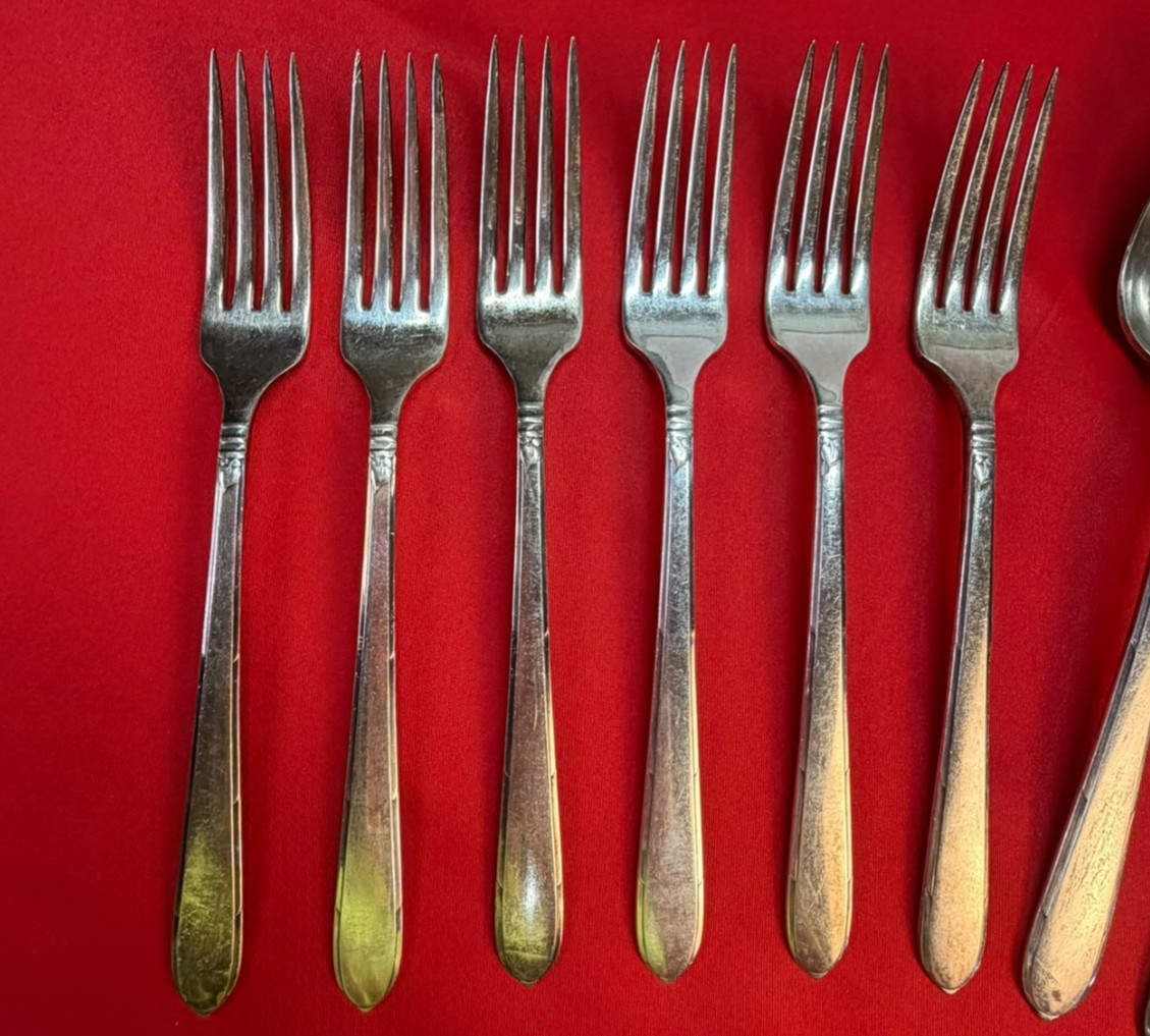 ONEIDA Silverplate BERKELEY SQUARE Lot 15 Dinner Forks Table Knives Soup Spoons