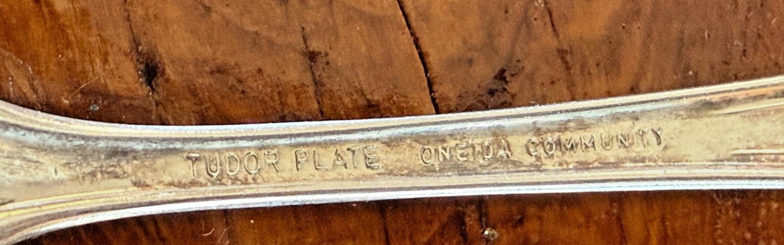 VINTAGE ONEIDA SILVERPLATE JELLY SERVER SPOON QUEEN BESS 1946 Tudor Plate