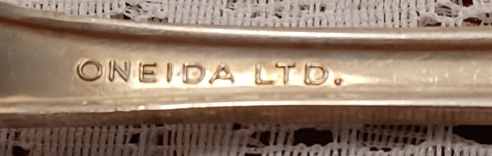 Oneida Ltd. CROYDON Silverplate by Oneida Silver 47 pc lot Iced tsp soup spoons