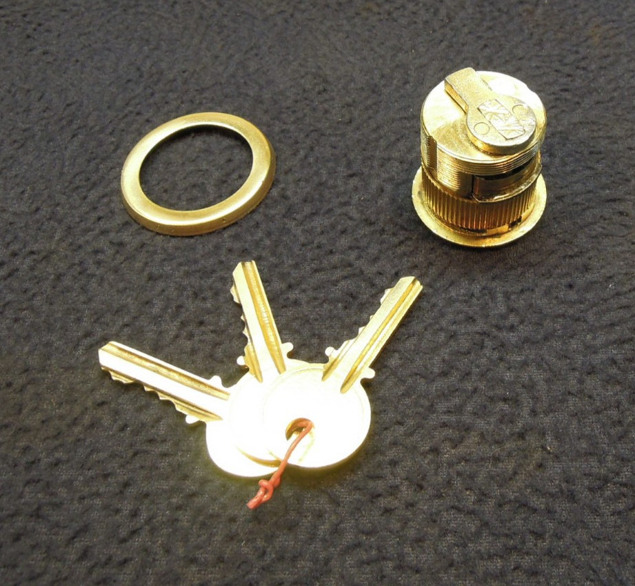 Antique Entry Mortise Lock Brass Knobs & Plates Cylinder Lock w/ 3 keys – Yale